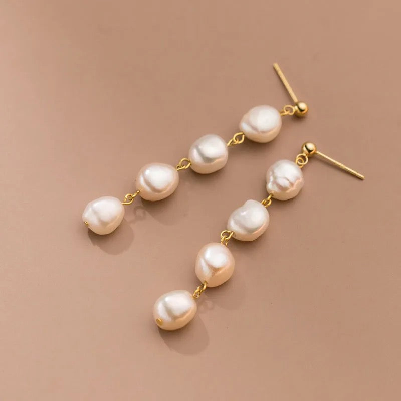Pearl Hanging Earrings