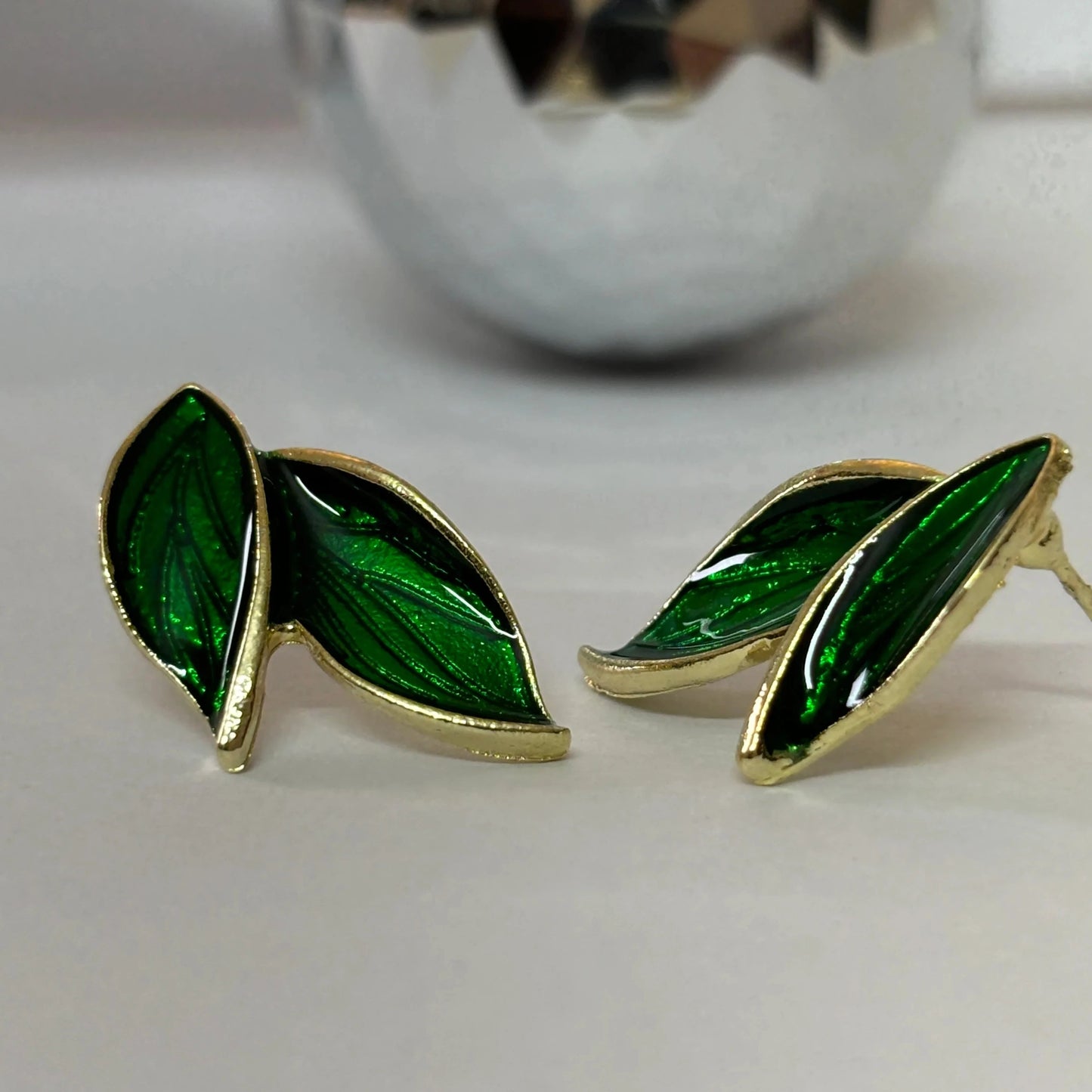 Green Double Leaf Stud
