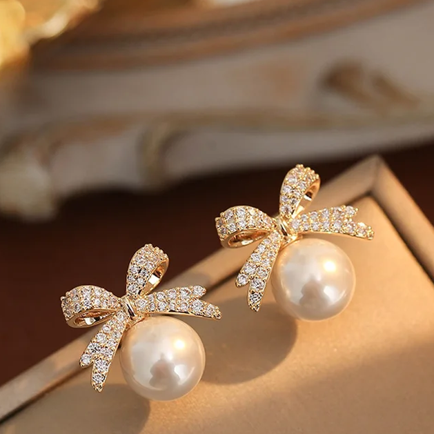 Bow and Pearl Stud