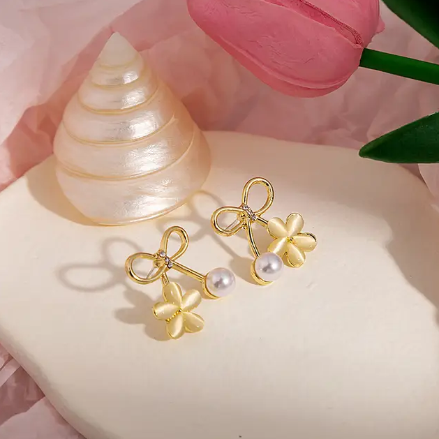 Pearl and Flower Earring