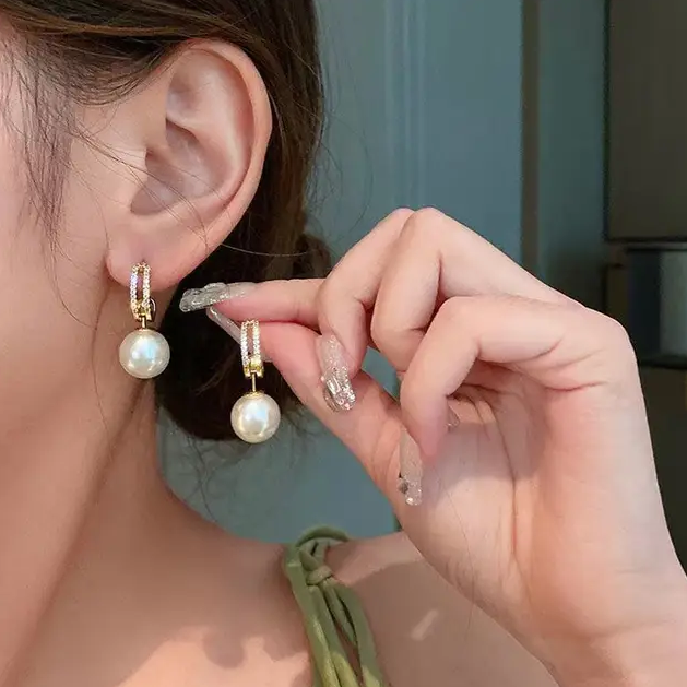 Pearl Drop Earring