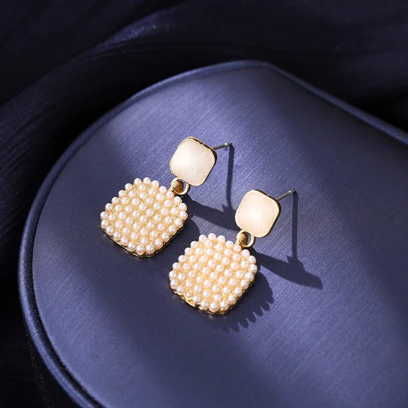 Square Bunch Pearl Earrings