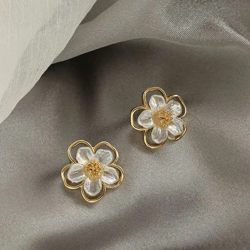 White and Gold Flower Studs