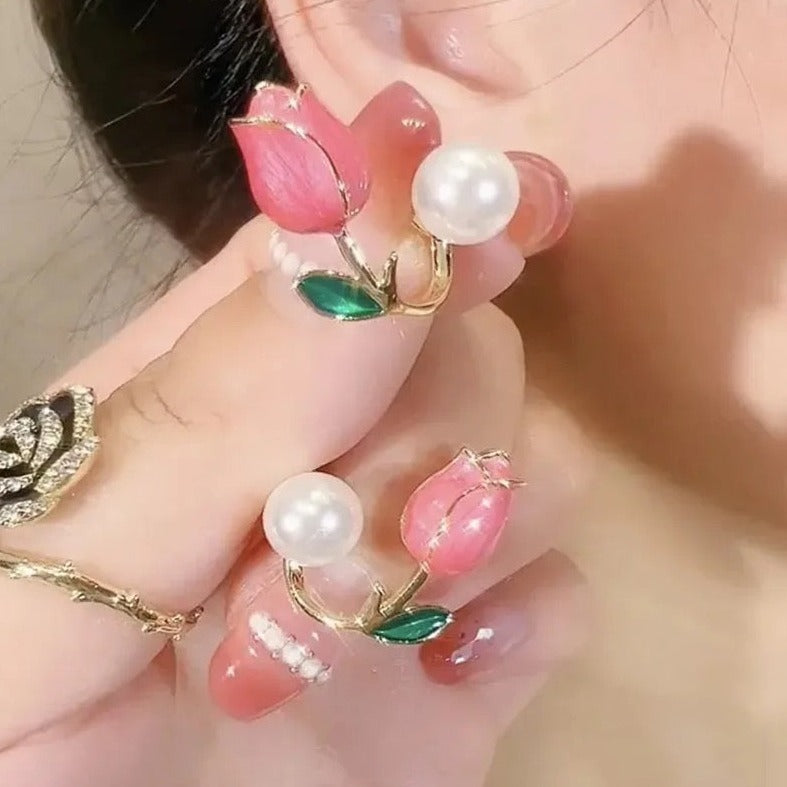 Pink Tea Leaf Pearl Stud